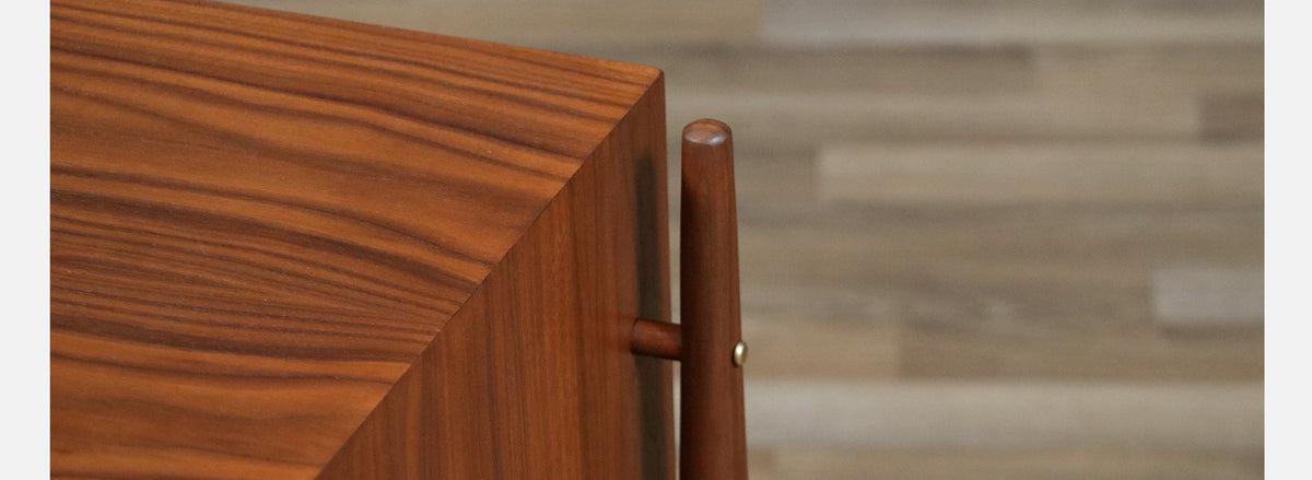 Kipp Stewart ”Declaration” Floating Walnut Night Stands for Drexel