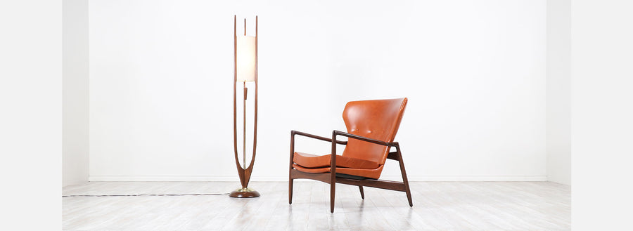 Mid-Century Modern Sculpted Walnut Floor Lamp by Modeline 9