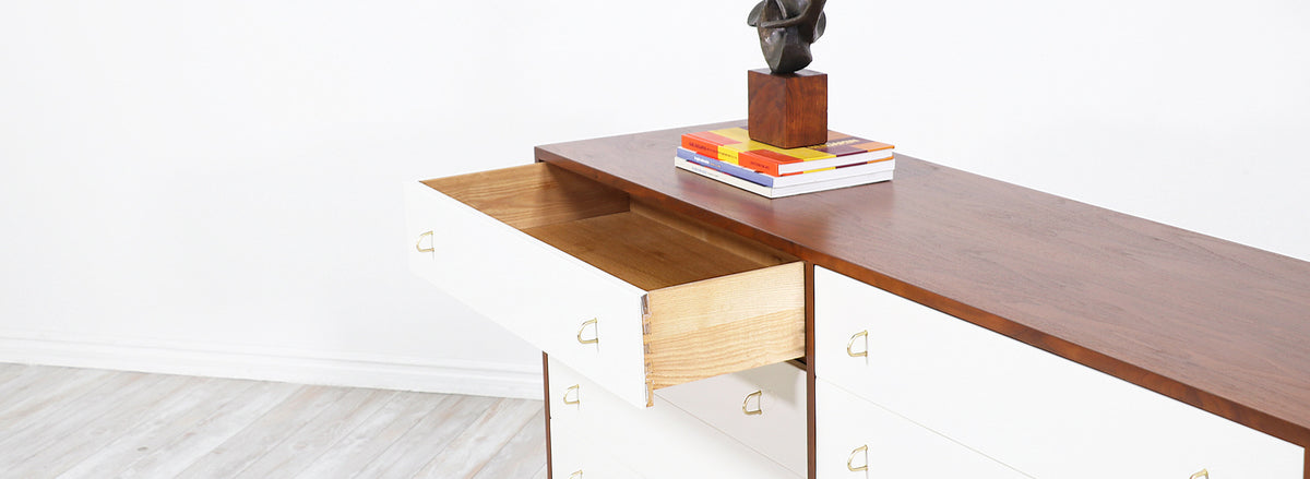 Milo Baughman Two-Tone Lacquered & Walnut 8-Drawer Dresser for Glenn of California