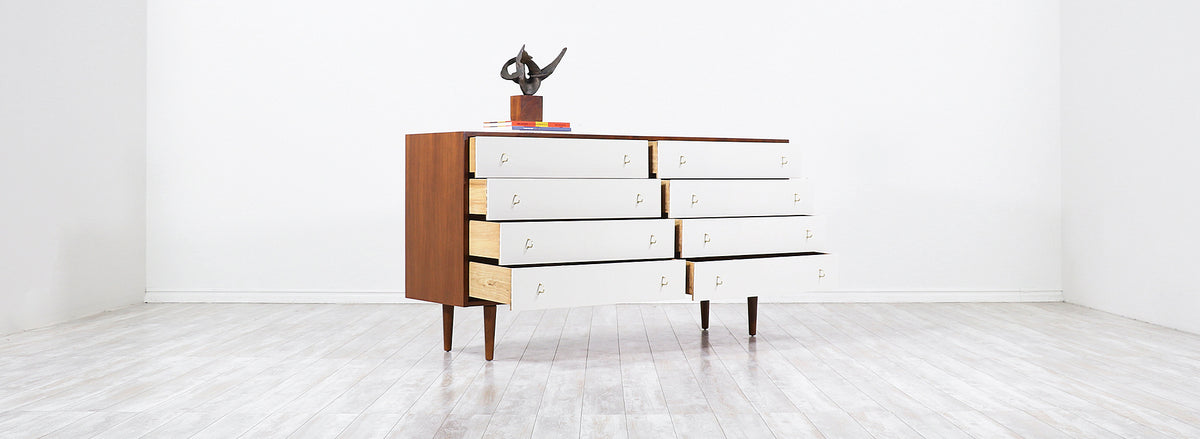 Milo Baughman Two-Tone Lacquered & Walnut 8-Drawer Dresser for Glenn of California