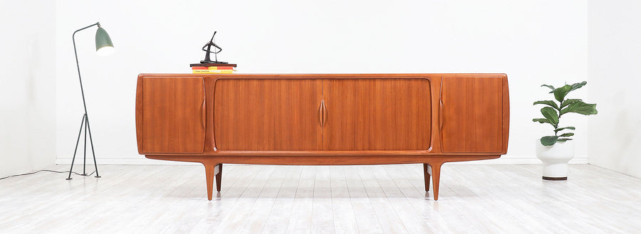 Johannes Andersen Model -19 Tambour-Door Credenza for Uldum Møbelfabrik 
