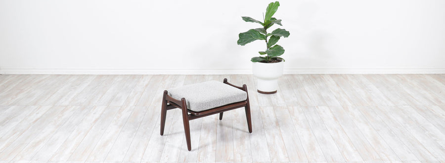 Hans J. Wegner GE-240 "Cigar" Walnut Stool for Getama 