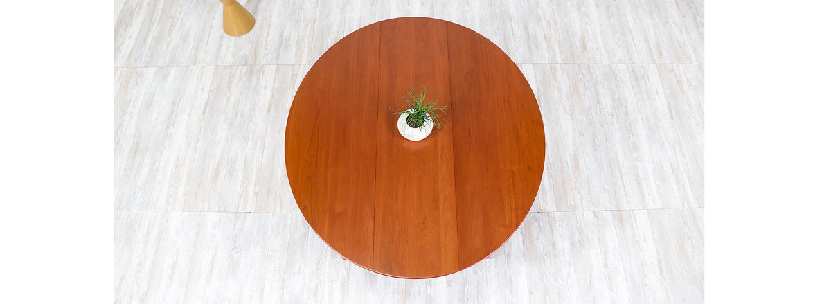 Peter Hvidt & Orla Mølgaard Nielsen Gate-Leg Dining Table for Søborg Møbelfabrik