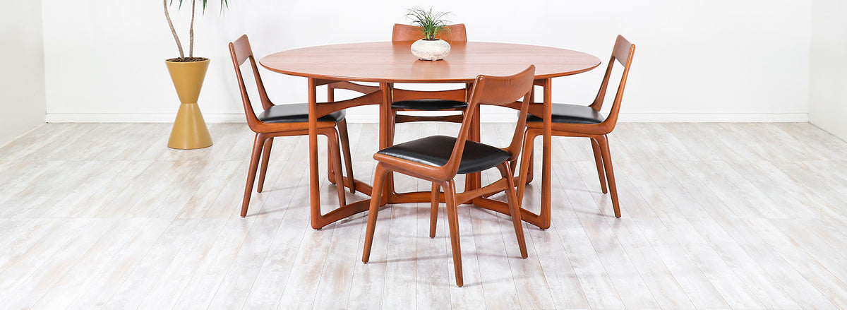 Peter Hvidt & Orla Mølgaard Nielsen Gate-Leg Dining Table for Søborg Møbelfabrik