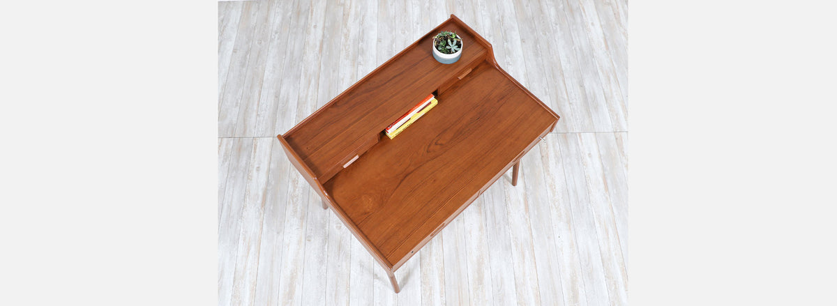 Arne Wahl Iversen Model-64 Writing Desk for Vinde Møbelfabrik