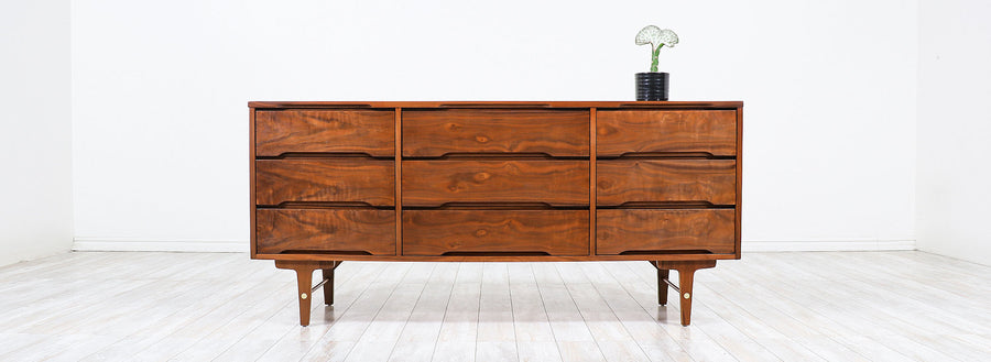 Mid-Century Modern 9-Drawer Dresser by Stanley Furniture