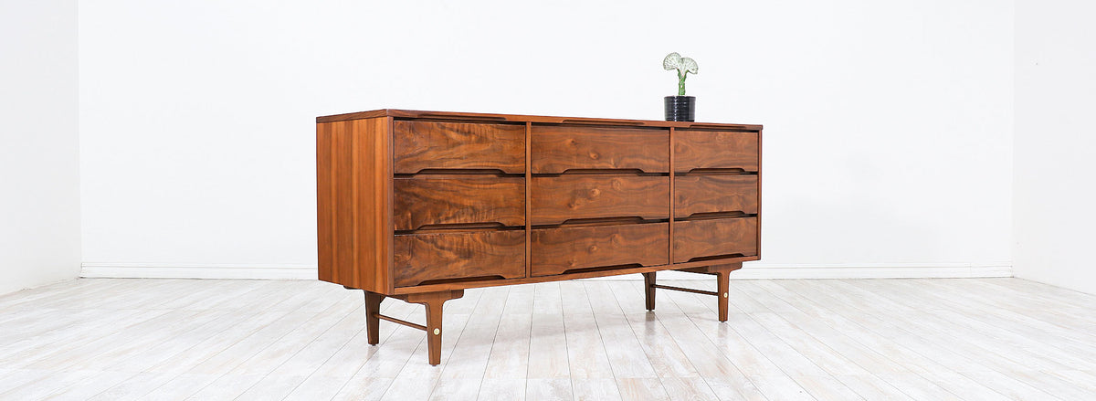 Mid-Century Modern 9-Drawer Dresser by Stanley Furniture