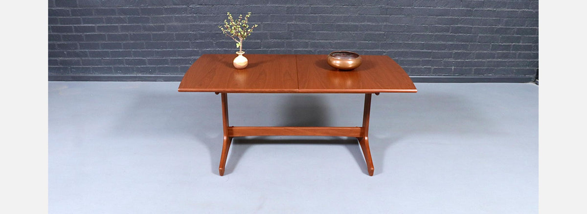 Mid Century Modern Butterfly-Leaf Dining Table by Peter Hayward
