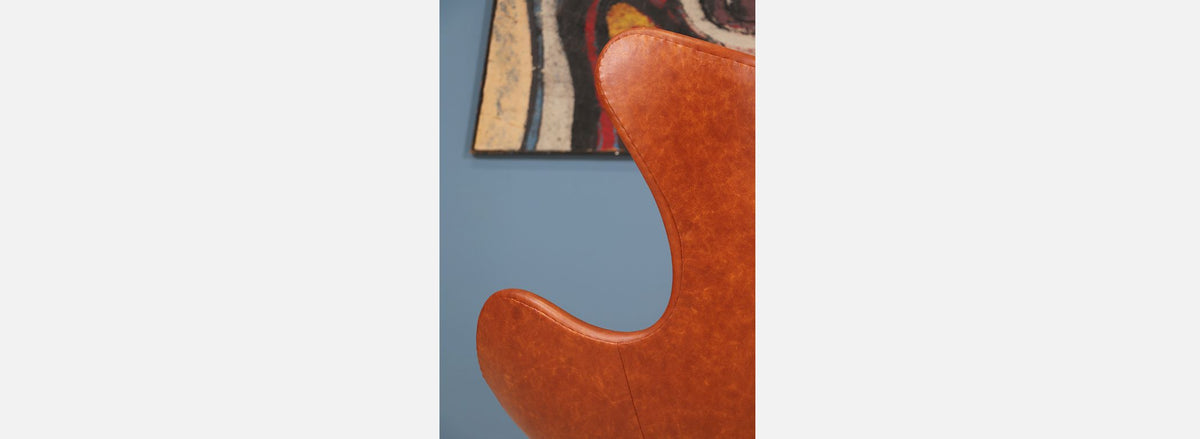 Arne Jacobsen Leather "Egg" Chair for Fritz Hansen