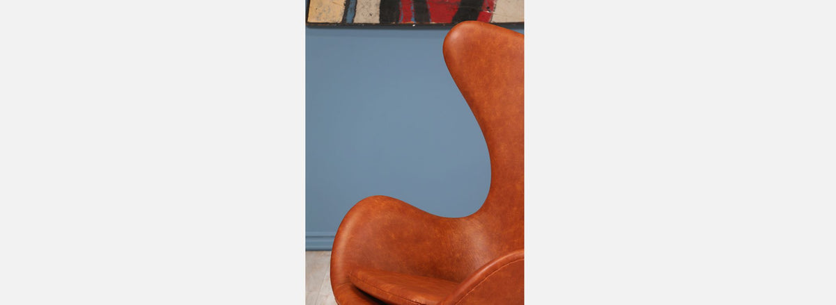Arne Jacobsen Leather "Egg" Chair for Fritz Hansen
