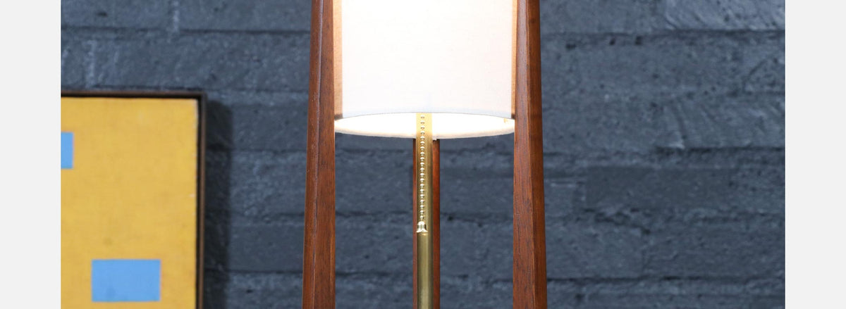 Mid-Century Modern Sculptural Table Lamp by R & J Manufacturing