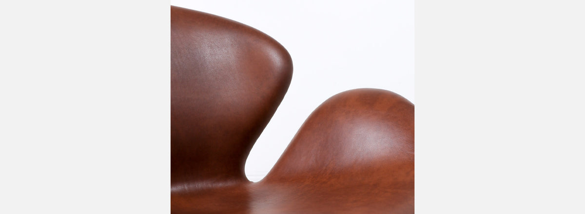 Vintage Arne Jacobsen Cognac Leather "Swan" Chair for Fritz Hansen