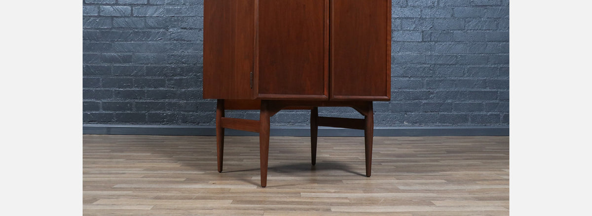 Jack Cartwright Gentlemen's Wardrobe Dressing Cabinet w/ Mirror