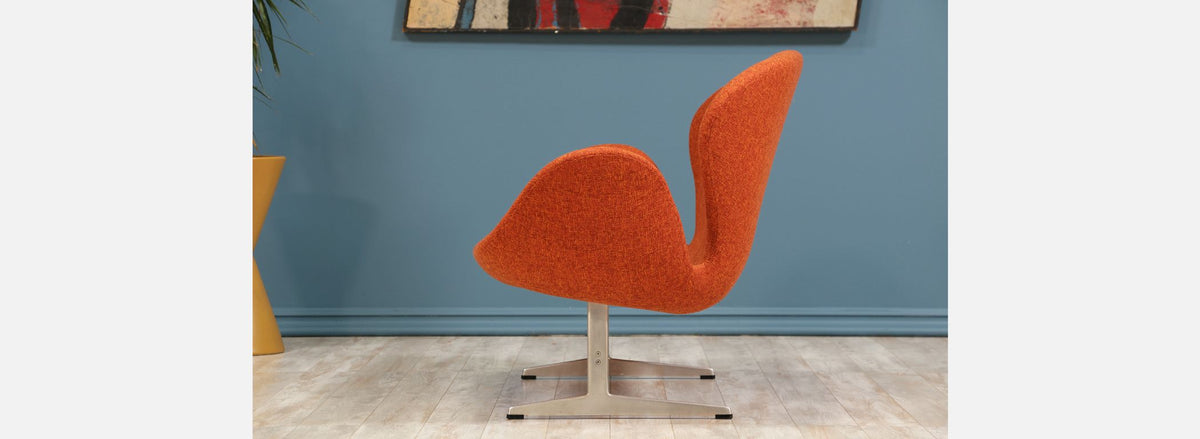 Arne Jacobsen “Swan” Sofa for Fritz Hansen