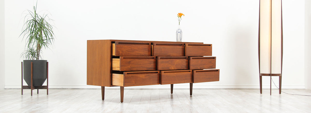 Mid-Century Modern Dresser by American of Martinsville