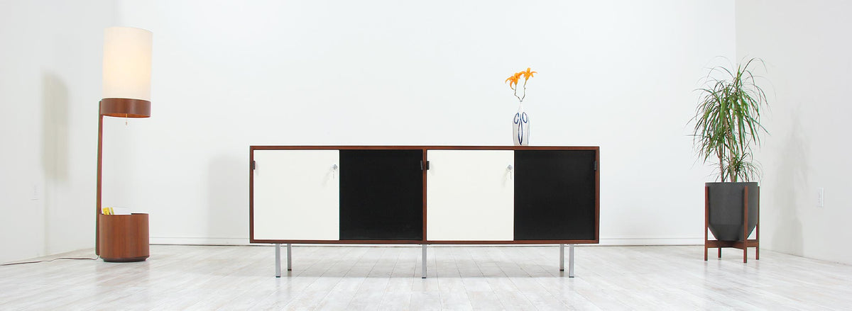 Florence Knoll Two-Tone Lacquered & Walnut Credenza 2