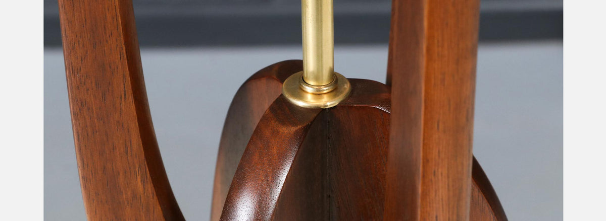 Mid-Century Modern Sculptural Table Lamp by R & J Manufacturing