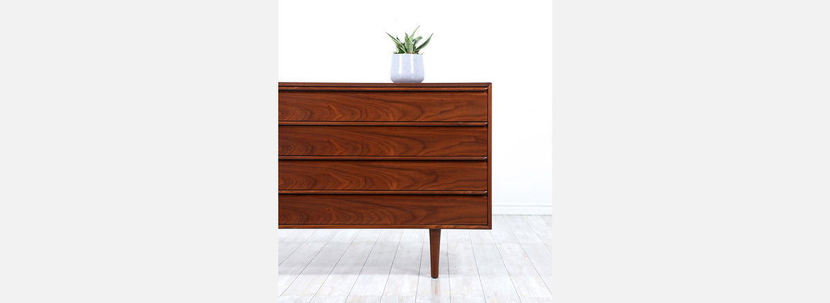 Mid-Century Modern 8-Drawer Walnut Dresser by Westnofa