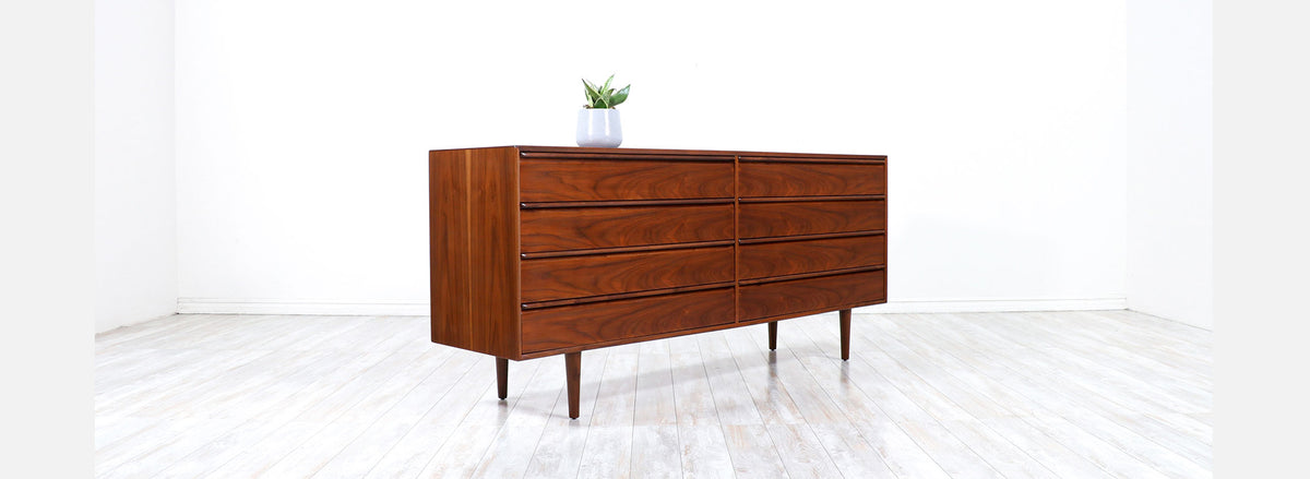Mid-Century Modern 8-Drawer Walnut Dresser by Westnofa