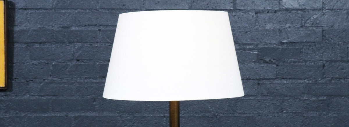 Lynn Lawrence Carved Biomorphic Oak Table Lamp for Modeline of CA