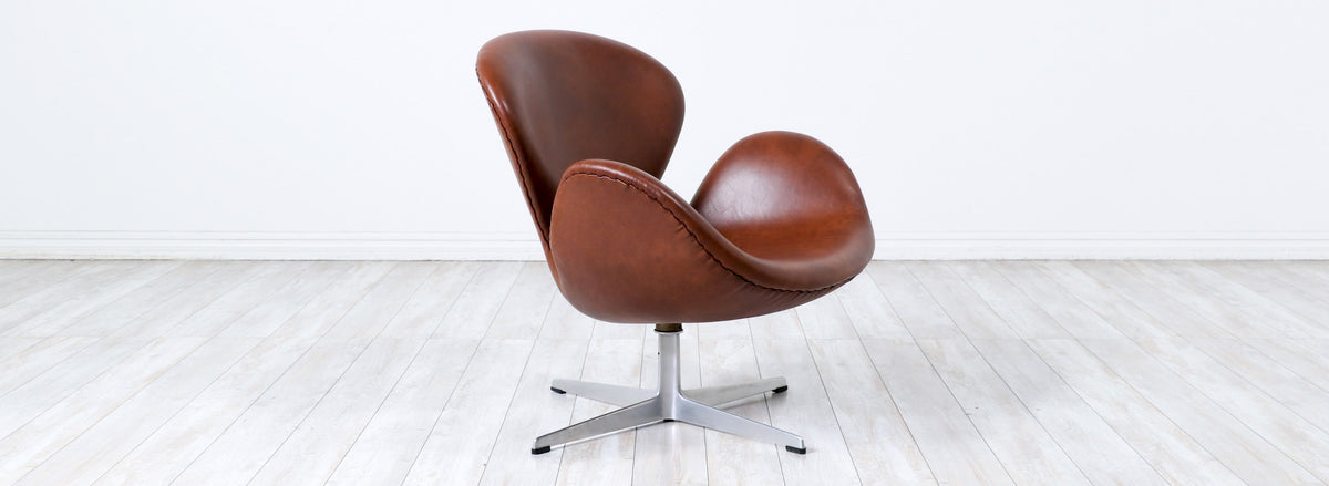 Vintage Arne Jacobsen Cognac Leather "Swan" Chair for Fritz Hansen