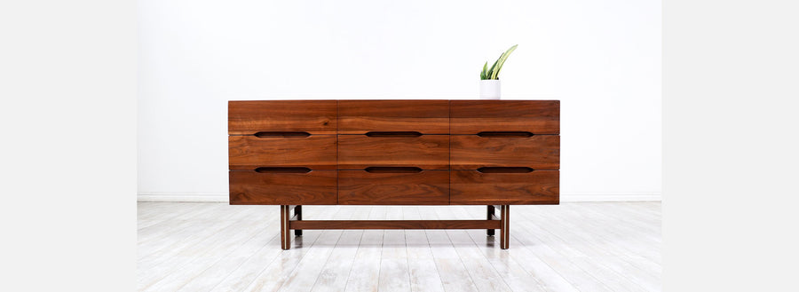 Mid-century Modern "Pristine" Walnut 9-Drawer Dresser by American Martinsville