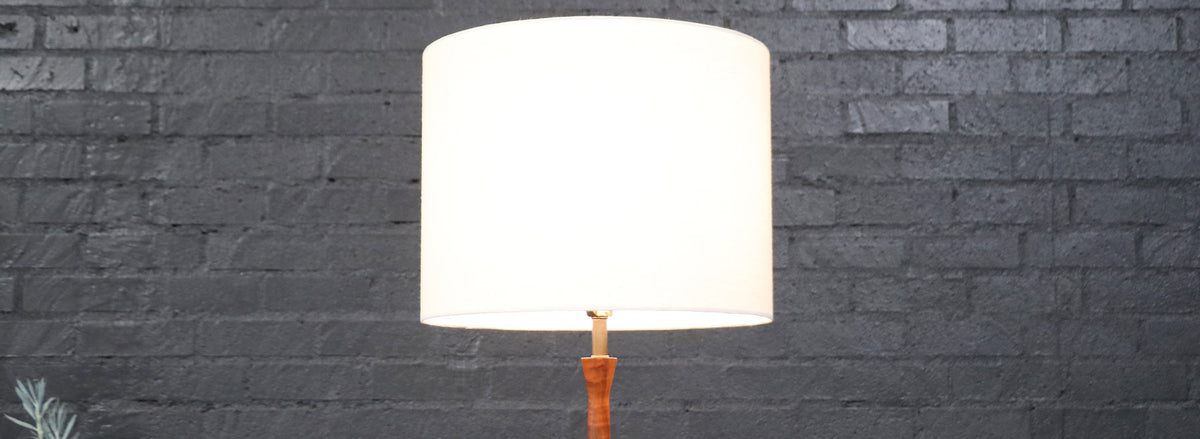 Laurel Floor Lamp w/ Removable Magazine Holder & Tray Table