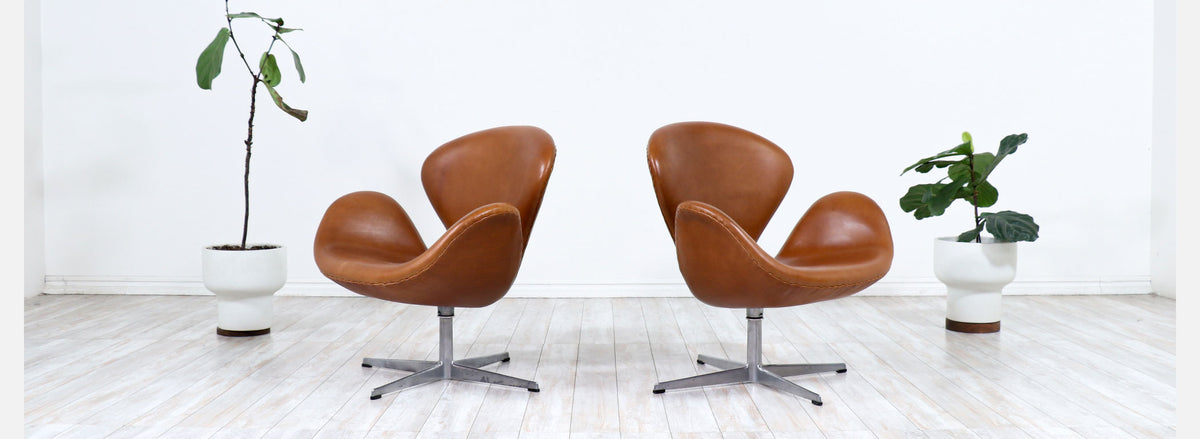 Arne Jacobsen Leather "Swan" Chairs for Fritz Hansen