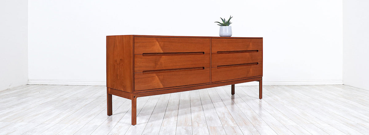 Arne Wahl Iversen Model-92 Teak Dresser for Vinde Møbelfabrik