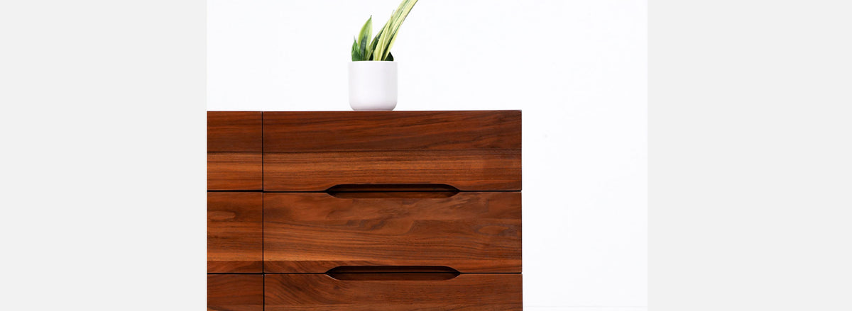 Mid-century Modern "Pristine" Walnut 9-Drawer Dresser by American Martinsville