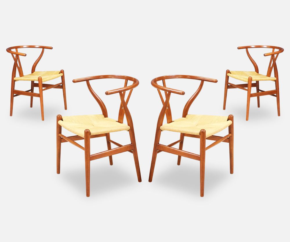 Hans J. Wegner ''Wishbone'' CH-24 Dining Chairs for Carl Hansen & Søn