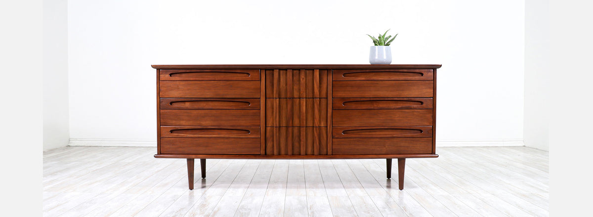 Mid-Century Modern 9-Drawer Dresser by American of Martinsville 