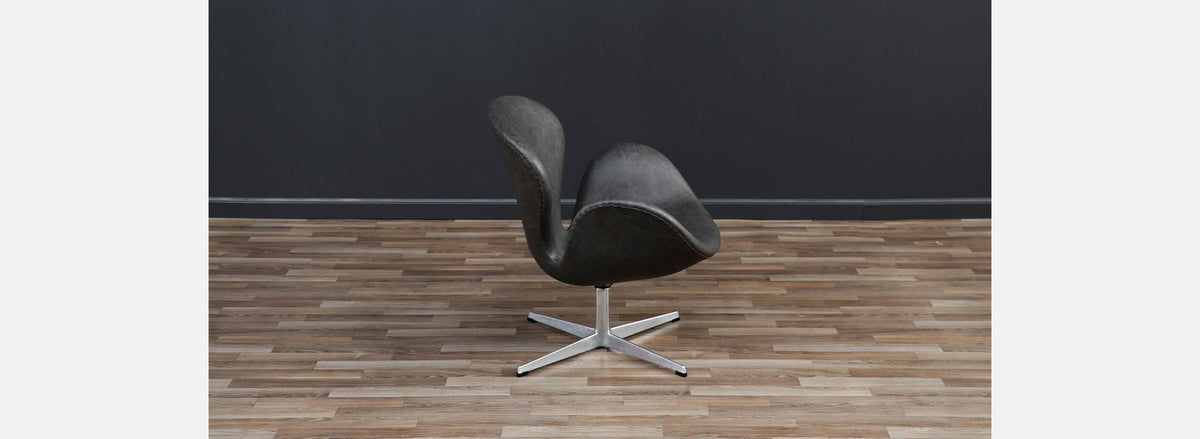 Vintage Arne Jacobsen Grey Leather "Swan" Chair for Fritz Hansen