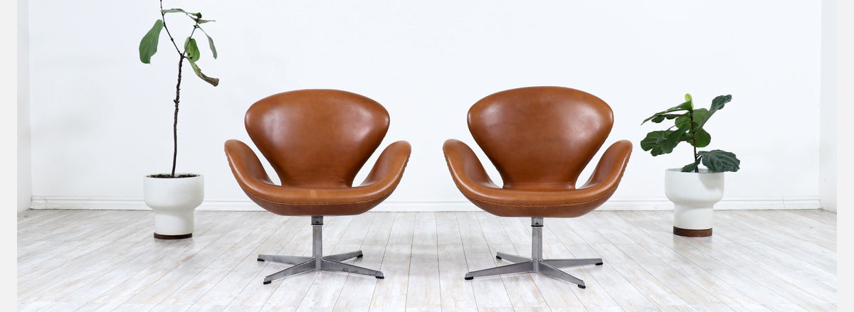 Arne Jacobsen Leather "Swan" Chairs for Fritz Hansen