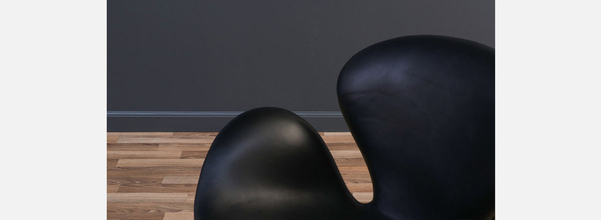 Vintage Arne Jacobsen Black Leather "Swan" Chair for Fritz Hansen