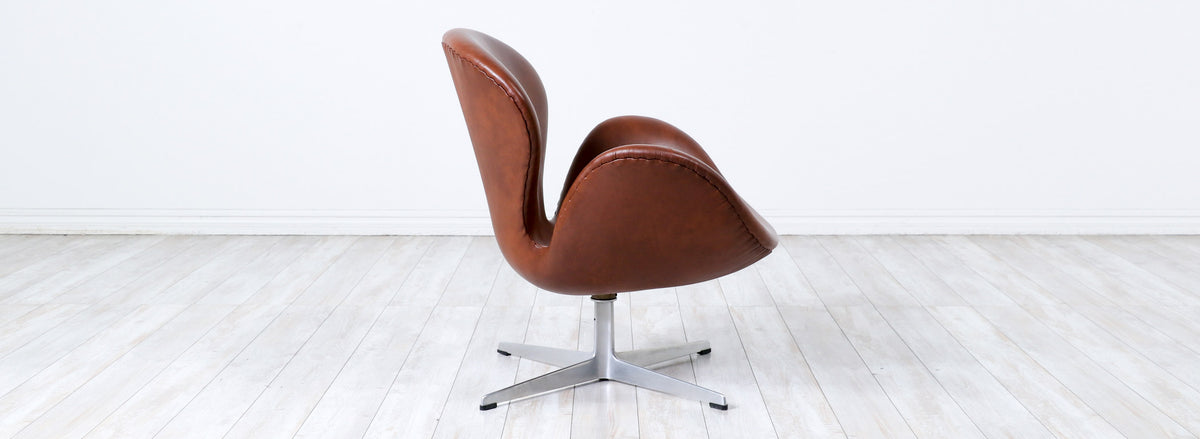 Vintage Arne Jacobsen Cognac Leather "Swan" Chair for Fritz Hansen