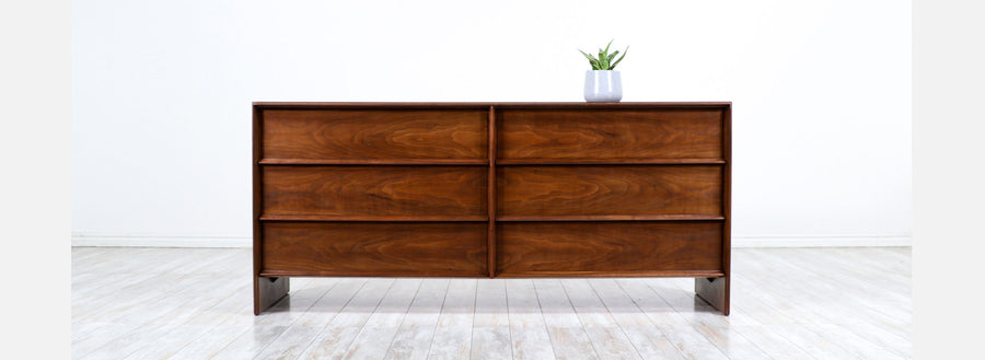 T.H. Robsjohn-Gibbings Model-5039 Dresser for Widdicomb