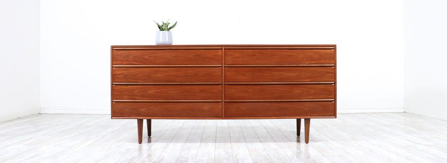 Mid-Century Modern 8-Drawer Teak Dresser by Westnofa