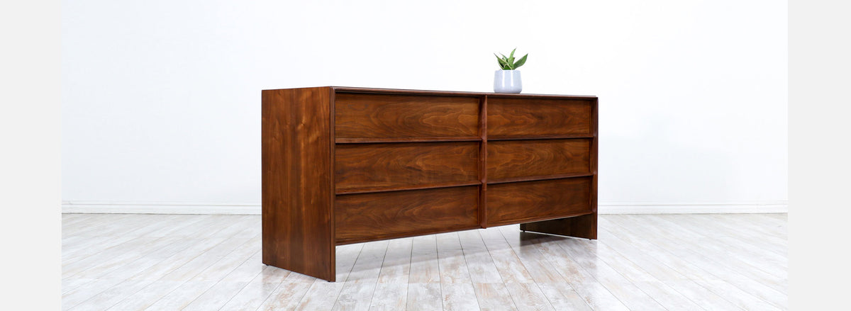T.H. Robsjohn-Gibbings Model-5039 Dresser for Widdicomb
