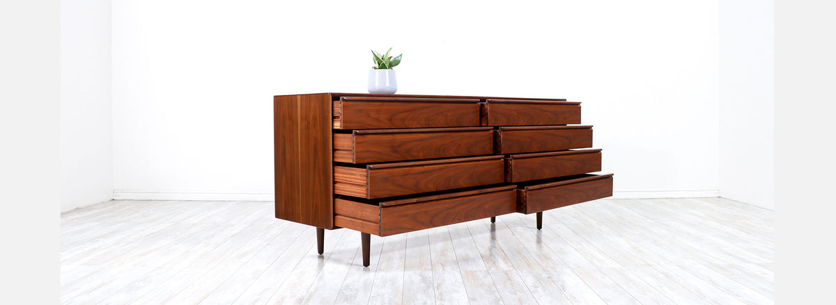 Mid-Century Modern 8-Drawer Walnut Dresser by Westnofa