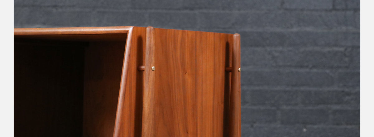 Kipp Stewart ”Declaration” Floating Walnut Night Stands for Drexel