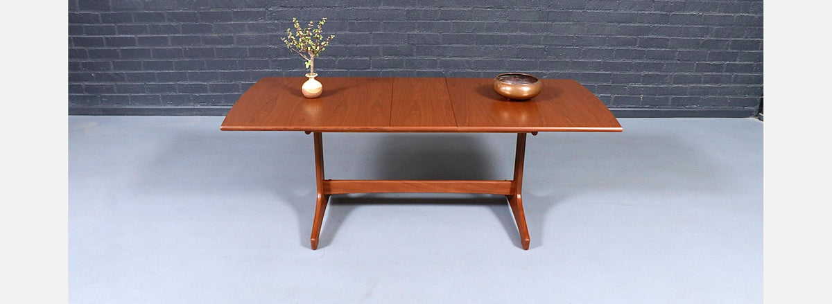 Mid Century Modern Butterfly-Leaf Dining Table by Peter Hayward