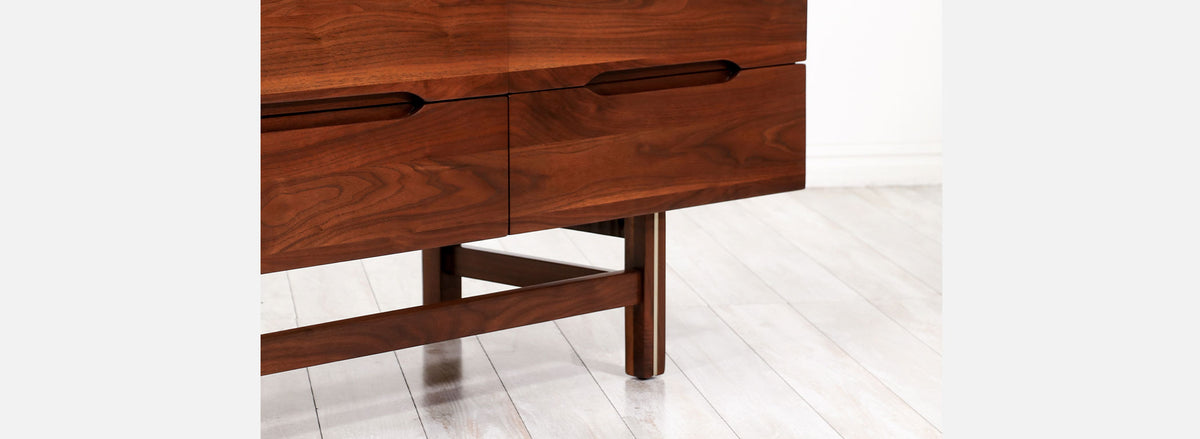 Mid-century Modern "Pristine" Walnut 9-Drawer Dresser by American Martinsville