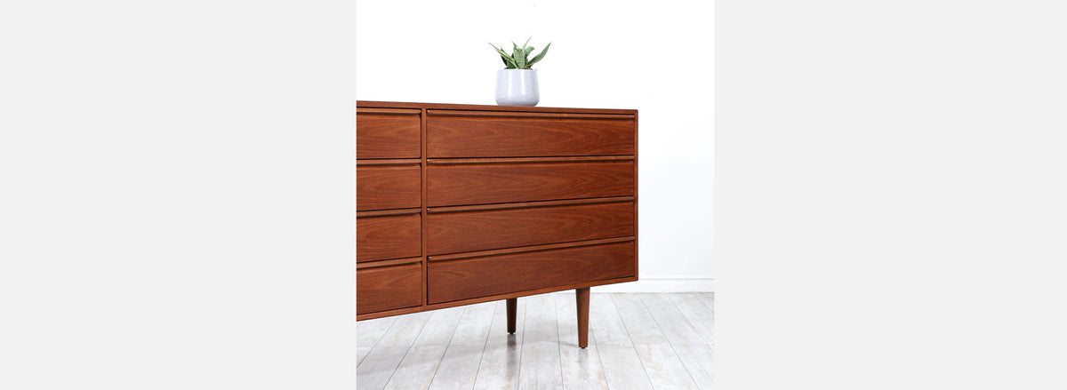 Mid-Century Modern 8-Drawer Teak Dresser by Westnofa