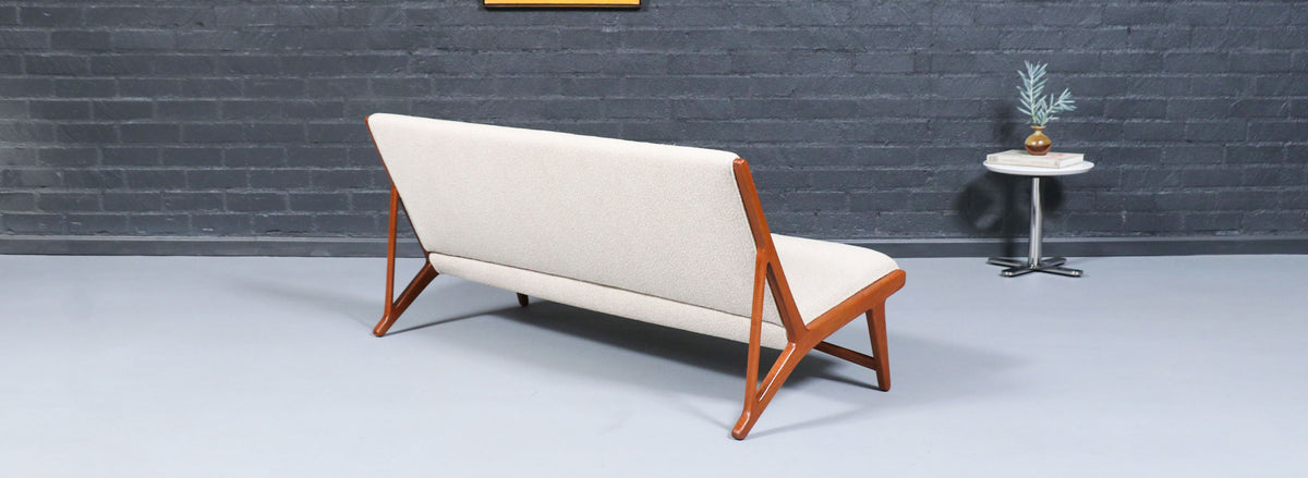 Early Hans J. Wegner JH-555 Sofa for Johannes Hansen